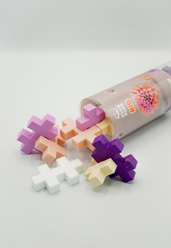 Plus-Plus Puzzle Tube BIG Bloom Open
