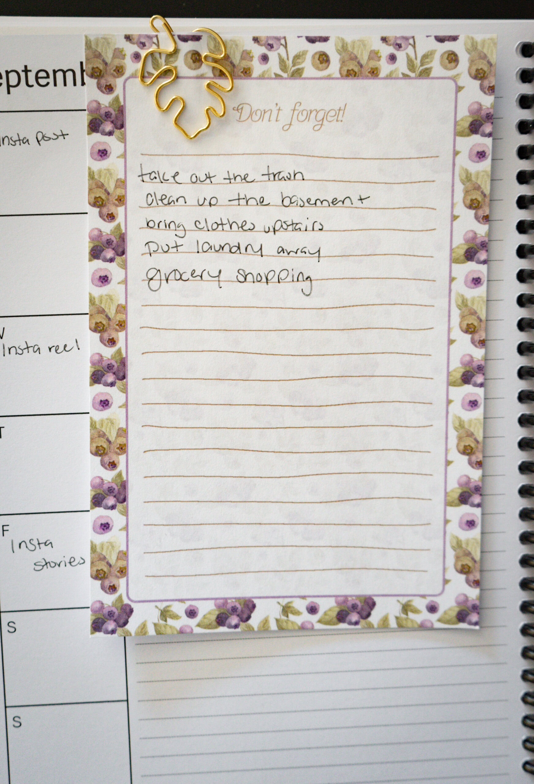 Flag Gold Plated Paper Clips - Image 7