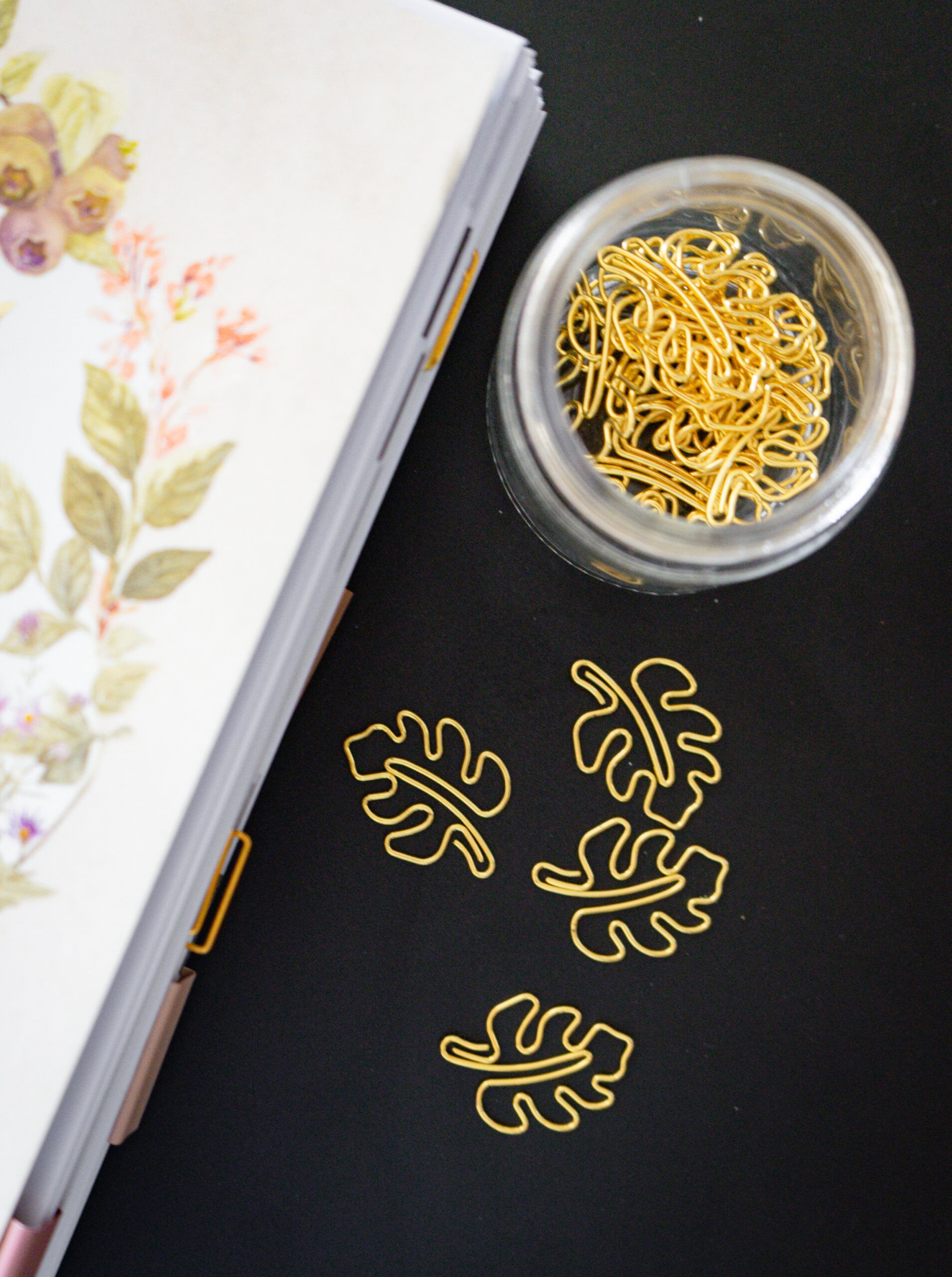 Flag Gold Plated Paper Clips - Image 3