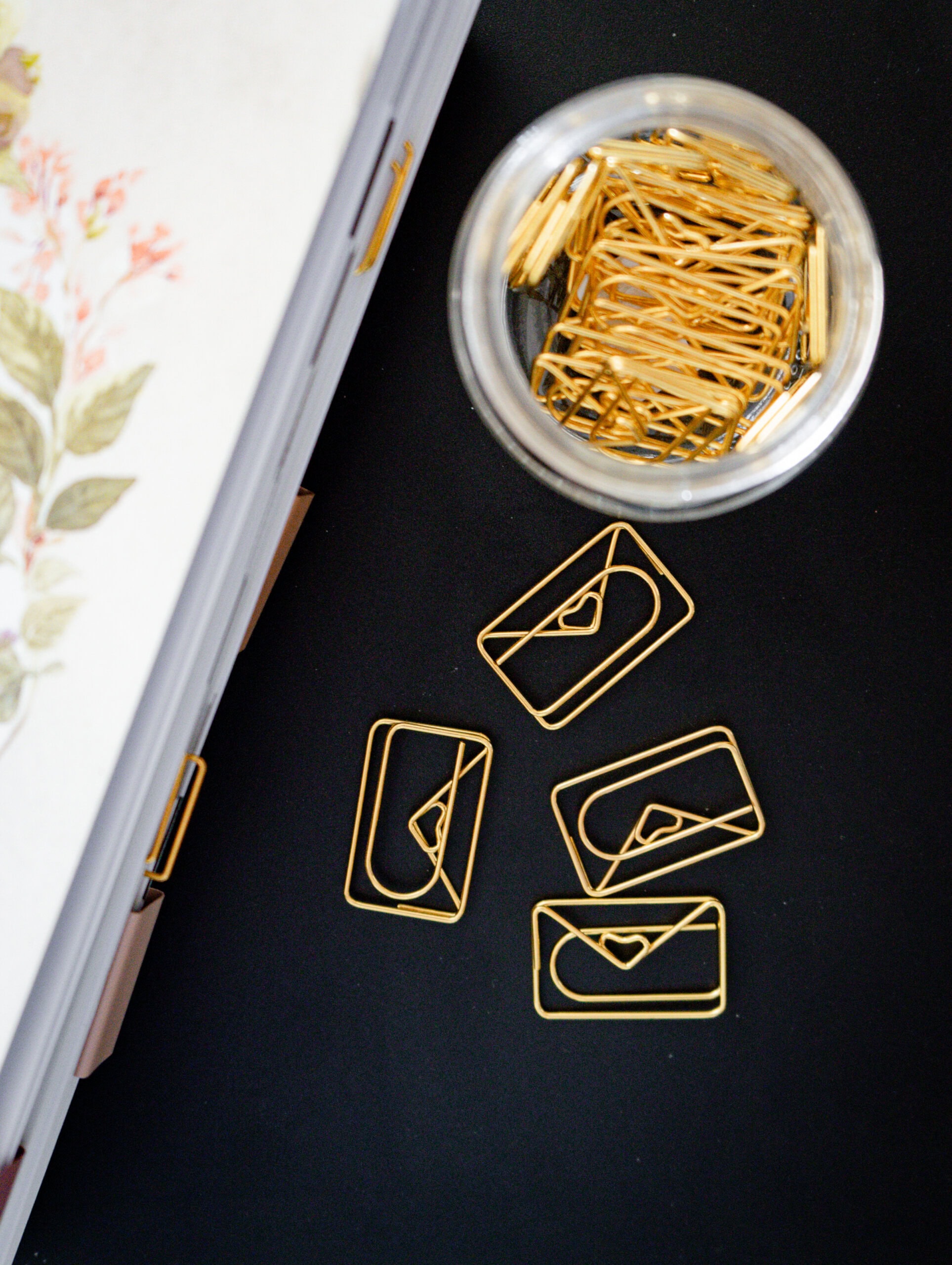 Flag Gold Plated Paper Clips - Image 2