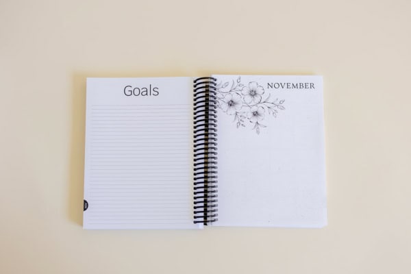 2025 Minimal Weekly Planner - Image 10