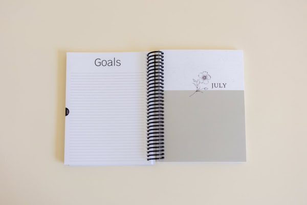 2025 Minimal Weekly Planner Goals